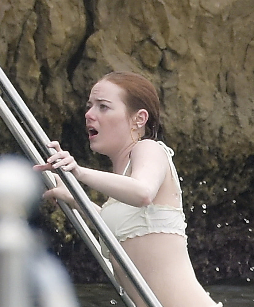 Emma stone paparazzi bikini y selfie fotos desnudas
 #106639430