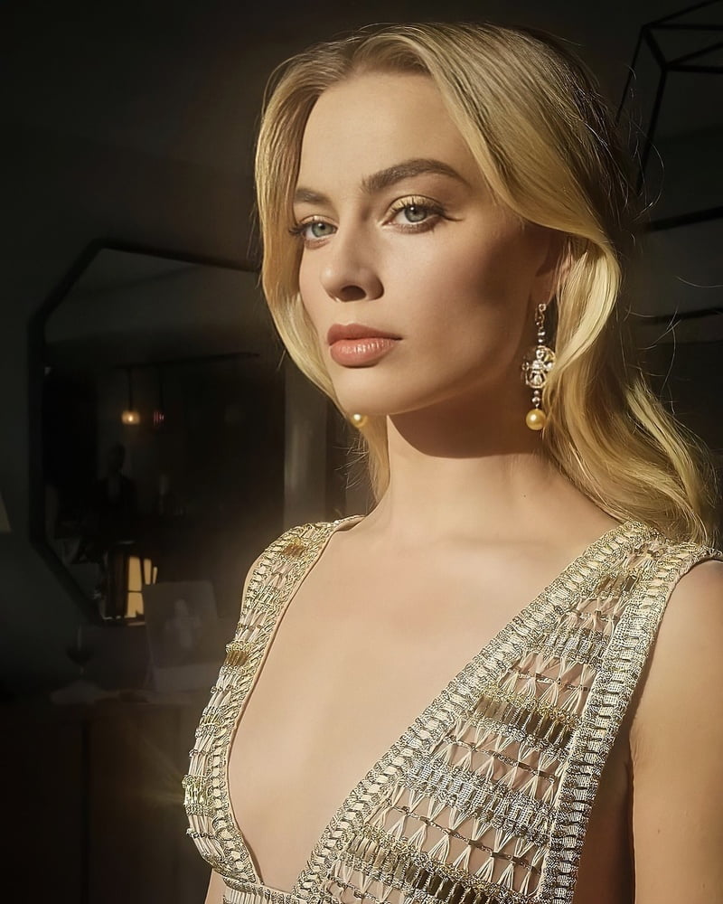 Margot Robbie hot #106226453