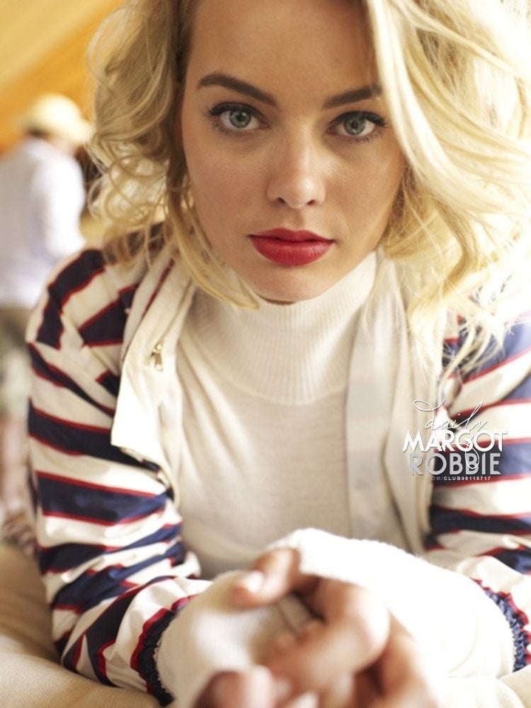 Margot Robbie hot #106226511