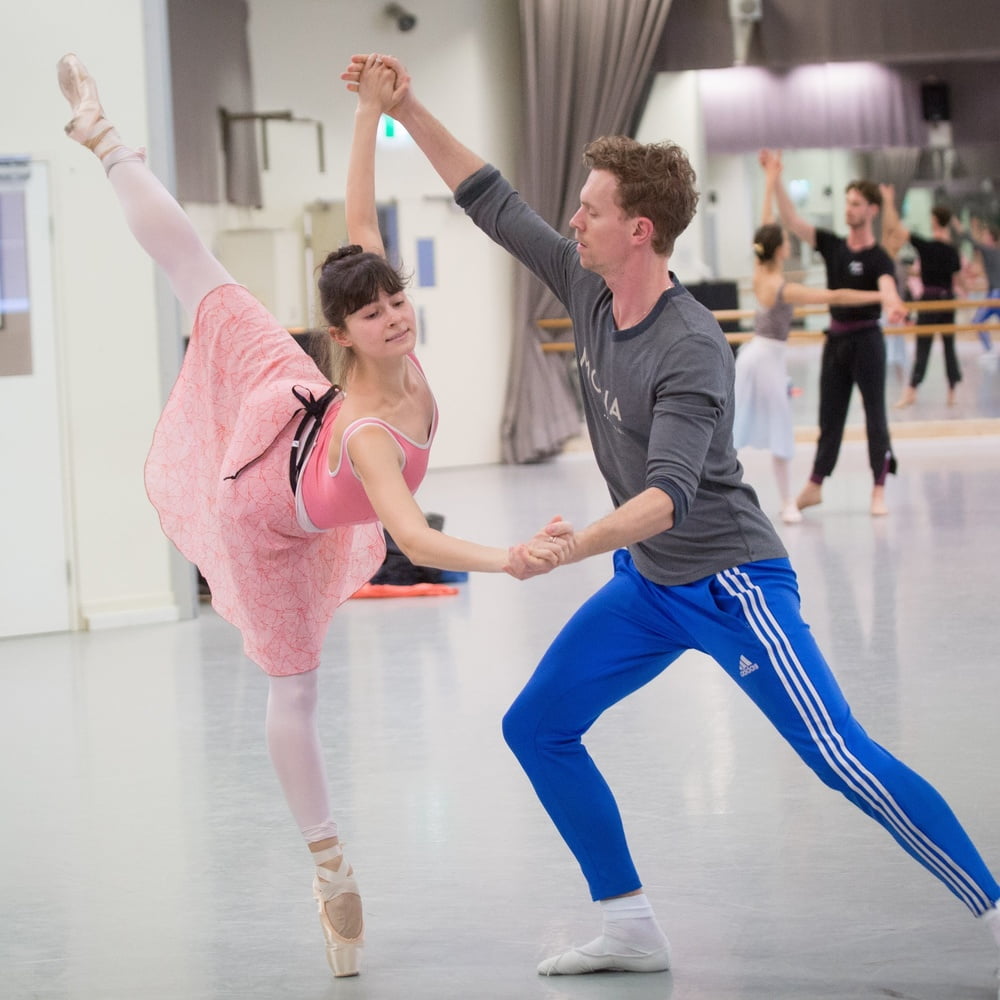 Ballerinas
 #94464344