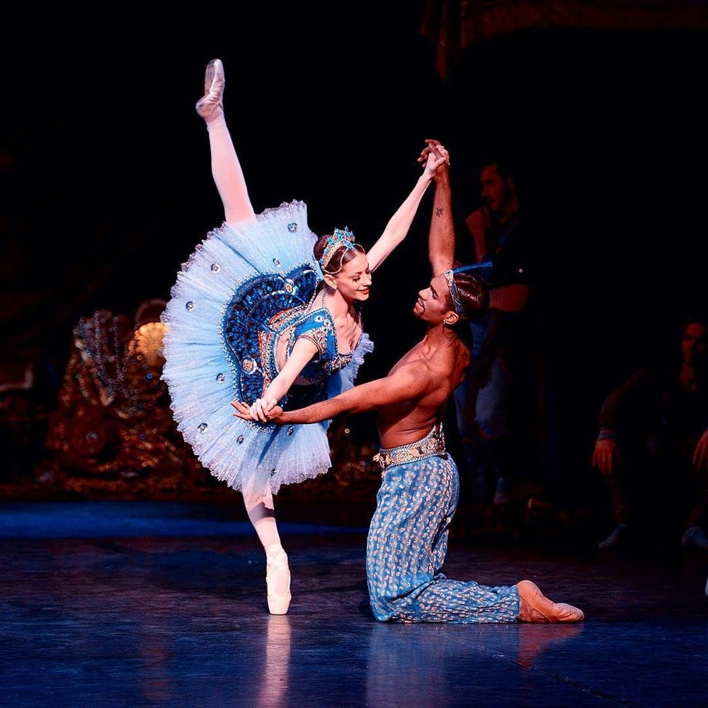 Ballerinas
 #94464347