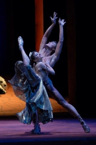 Ballerinas
 #94465005
