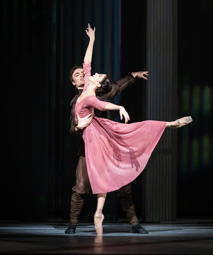 Ballerinas
 #94465390