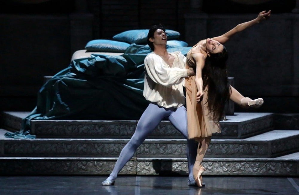 Ballerinas
 #94465806