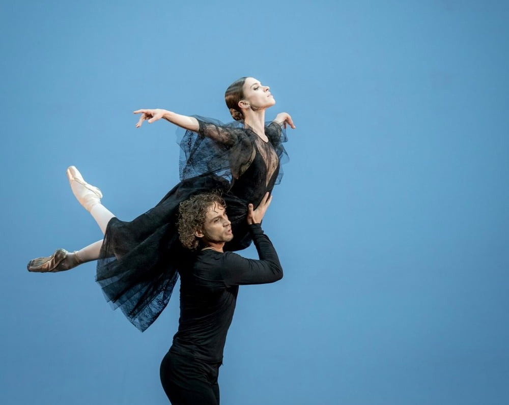 Ballerinas
 #94465833