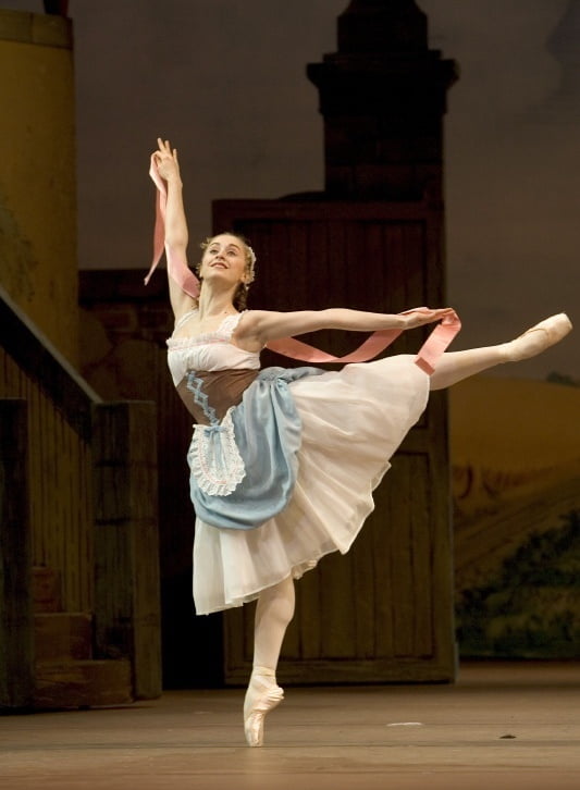 Ballerinas
 #94465843