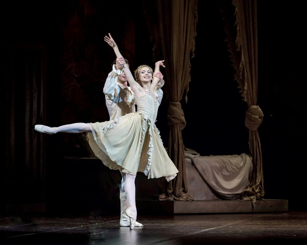 Ballerinas
 #94465869