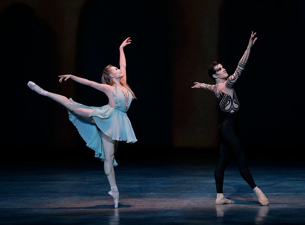 Ballerinas
 #94465888