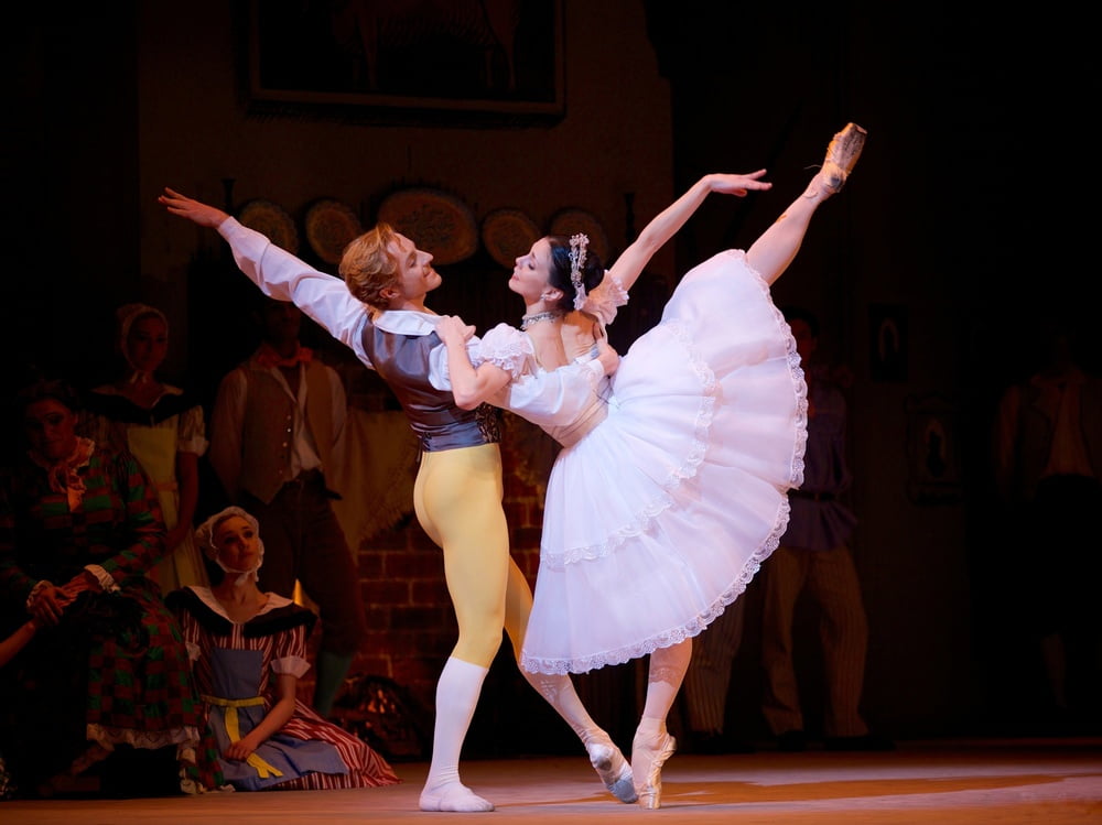 Ballerinas
 #94466137