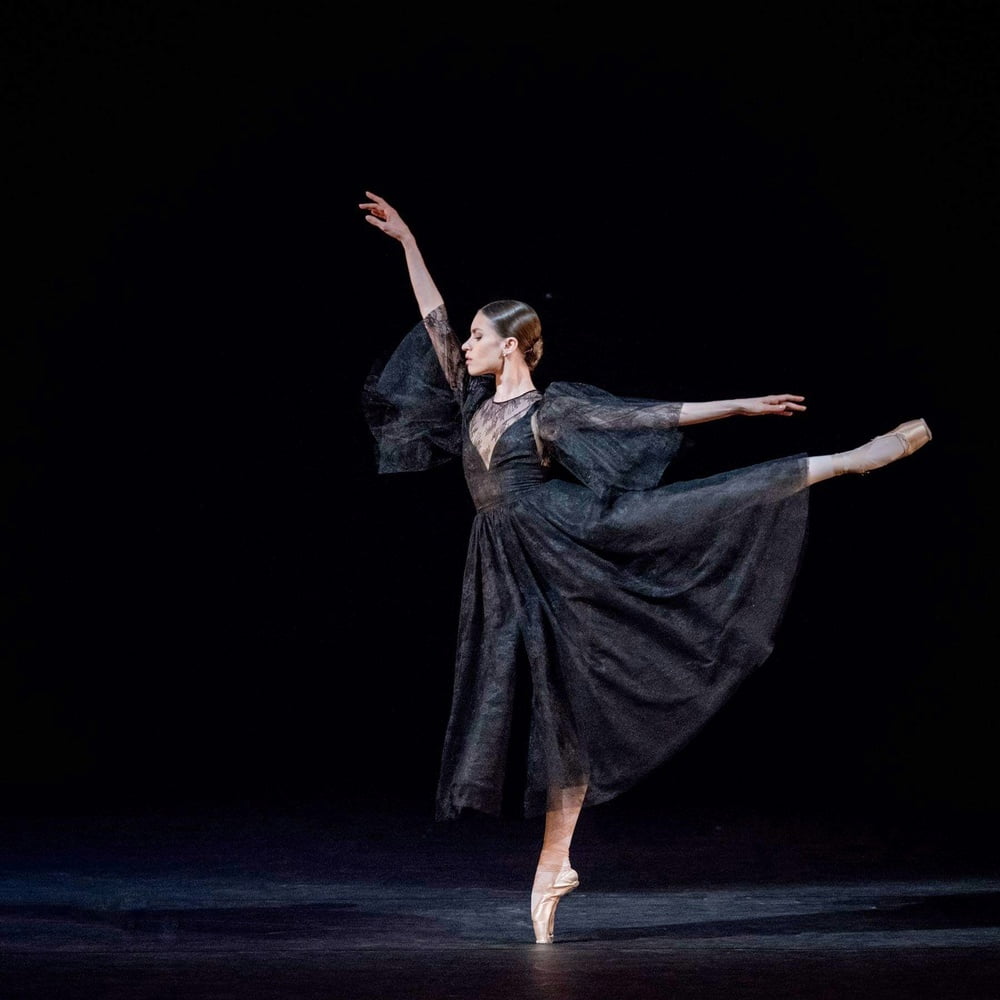 Ballerinas
 #94466258