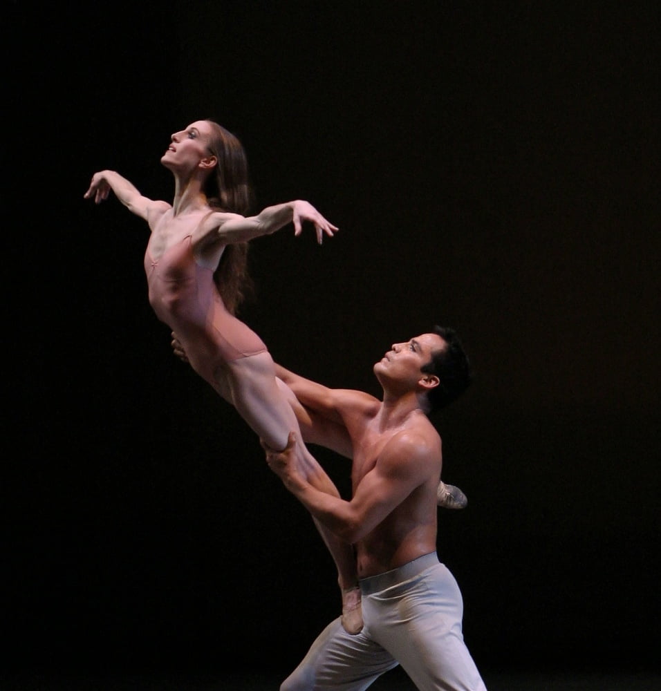 Ballerinas
 #94466301