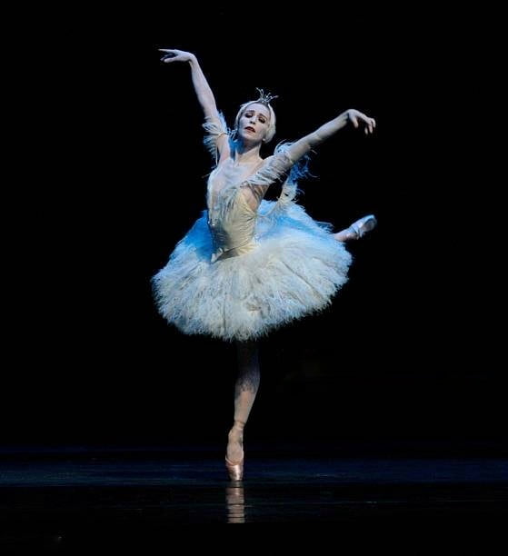 Ballerinas
 #94466379