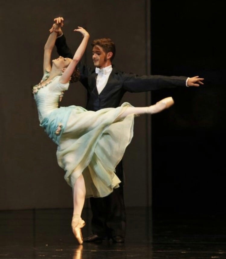 Ballerinas
 #94466525