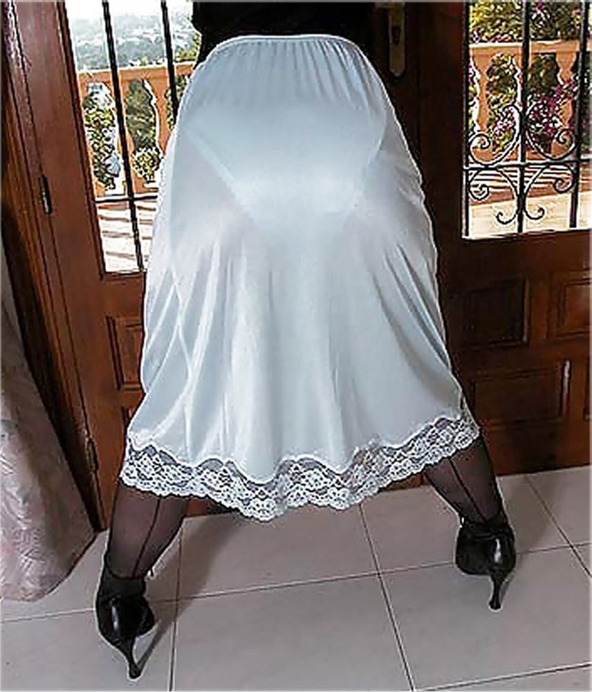 Silky slips lingerie sexy culotte en dentelle et plus encore
 #99608750