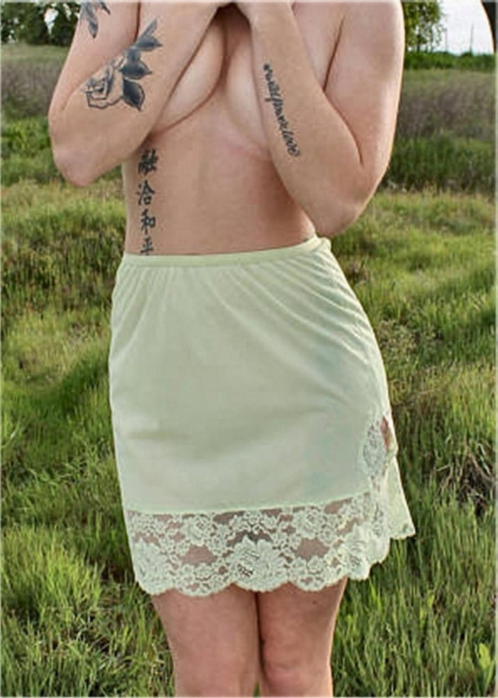 Silky slips lingerie sexy culotte en dentelle et plus encore
 #99608763