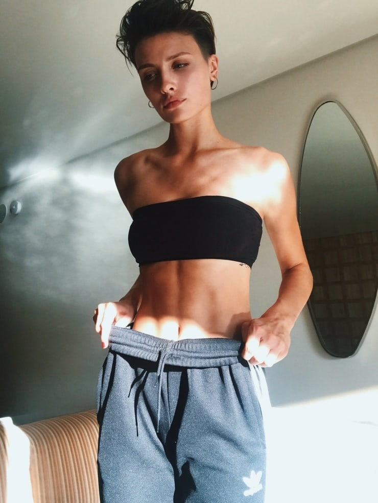 Wallis day caliente y sexy
 #94590598
