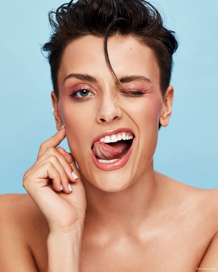 Wallis day caliente y sexy
 #94590616