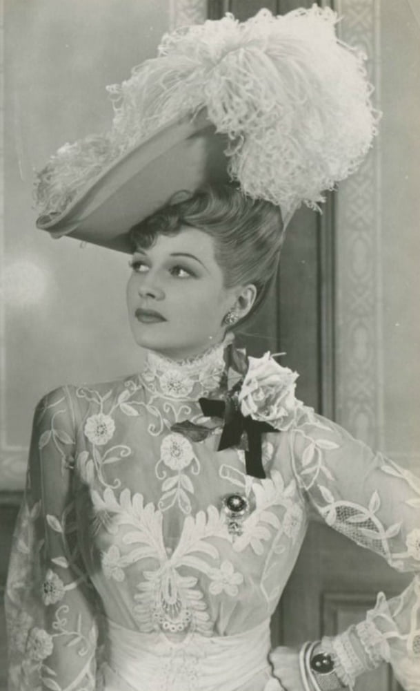 Rita Hayworth (The Strawberry Blonde, 1941) #88733000