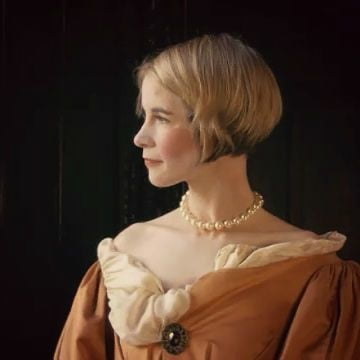 Lucy worsley
 #99990550