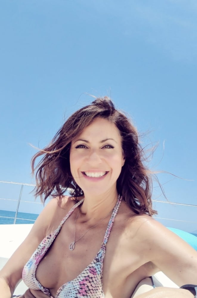 Julia bradbury
 #95388099