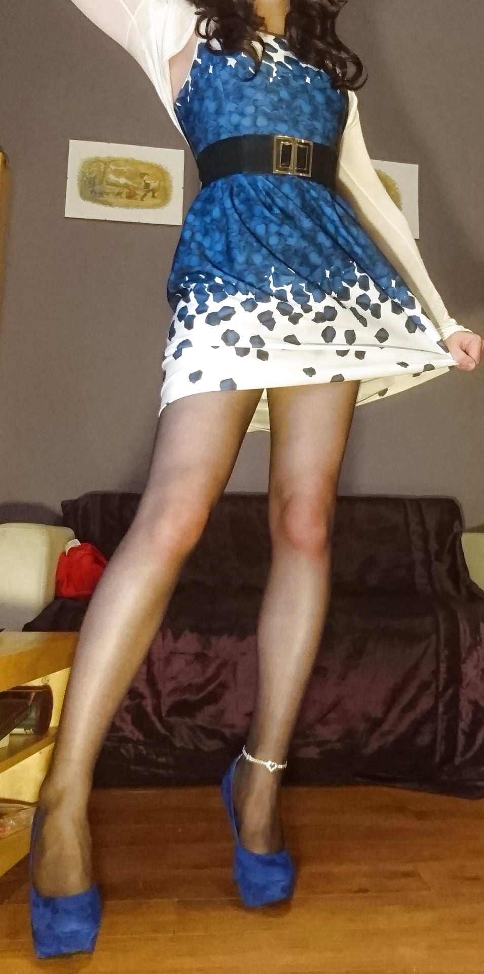 Marie Crossdresser blaues Kleid und durchsichtige Strumpfhosen
 #106699255