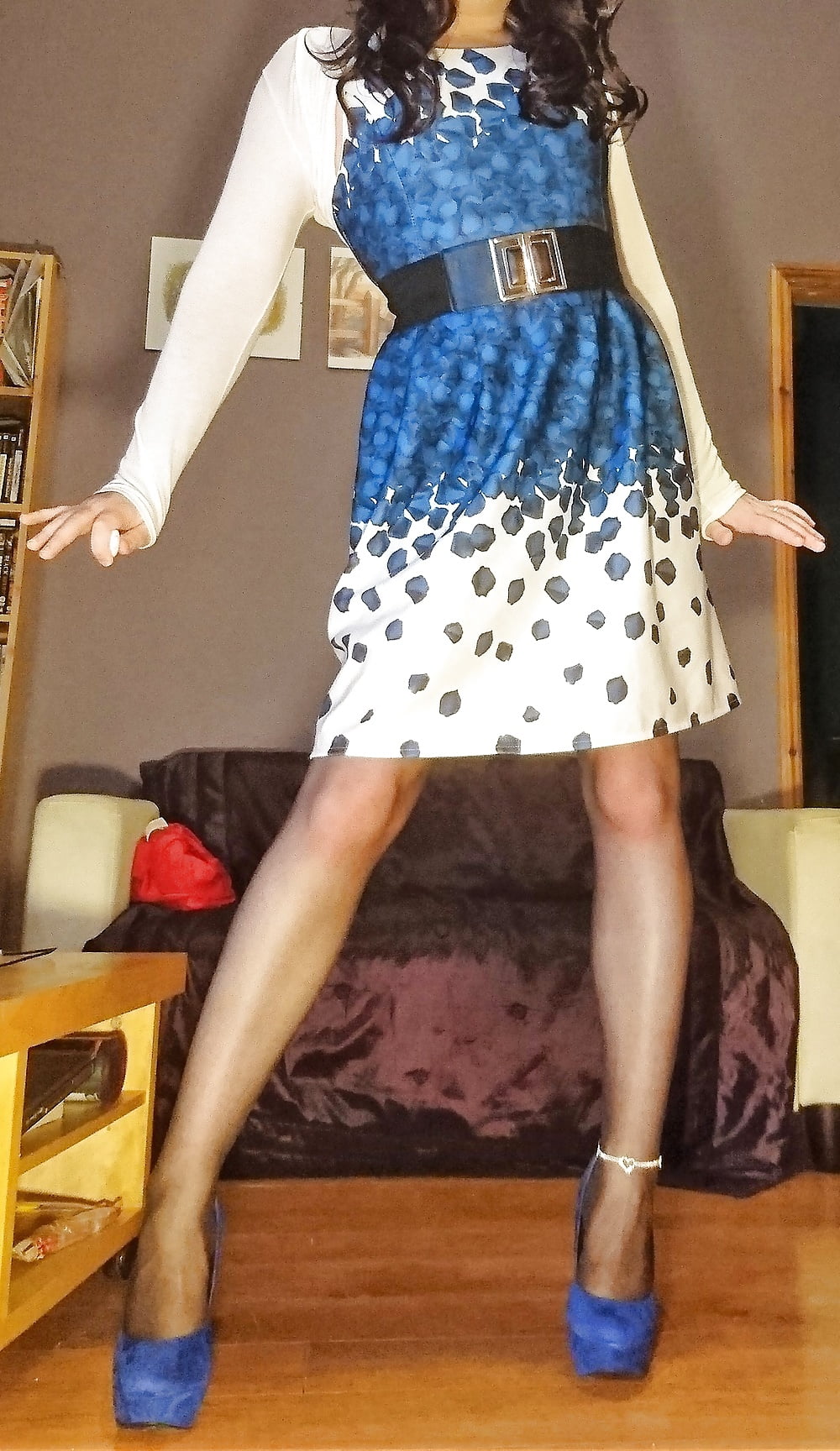 Marie crossdresser vestito blu e collant trasparente
 #106699256