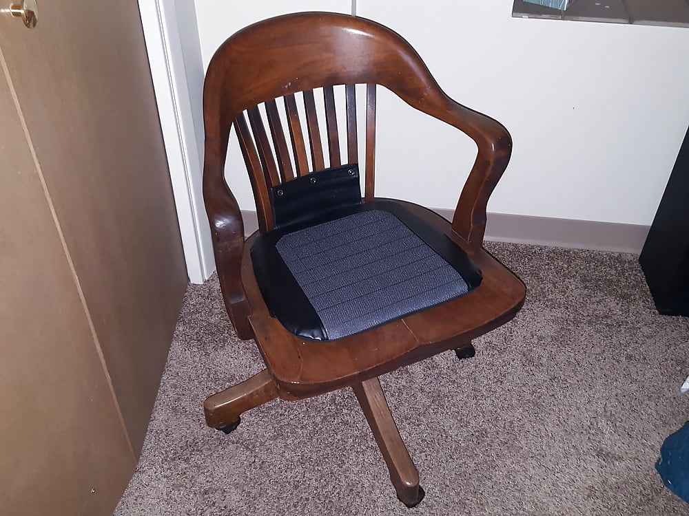 Der Cuck-Stuhl in der neuen Geschichte
 #106657836