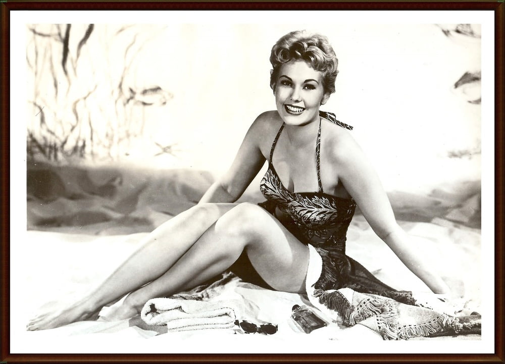 A1NYC Vintage Celebrity Actress #102150885