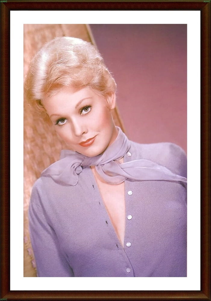 A1NYC Vintage Celebrity Actress #102151064