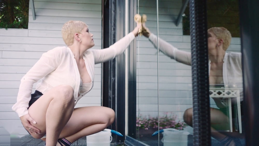 Nena madura caliente.
 #103105381