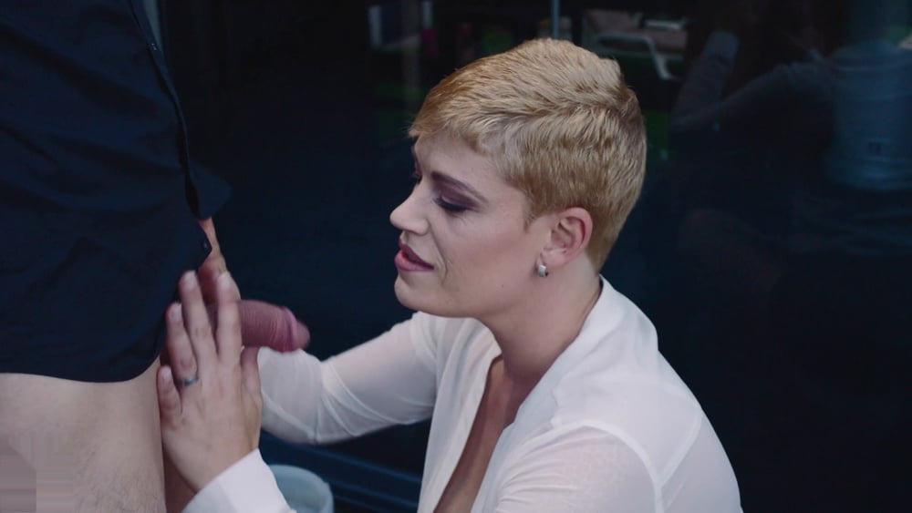 Nena madura caliente.
 #103105423