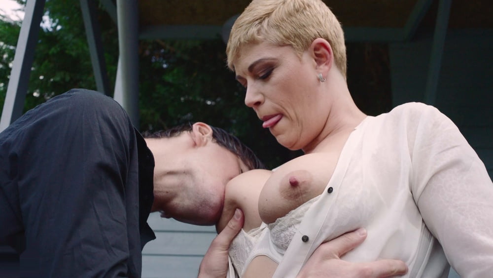 Nena madura caliente.
 #103105501