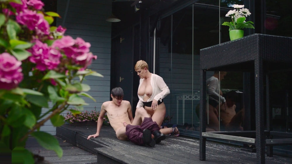 Nena madura caliente.
 #103105737