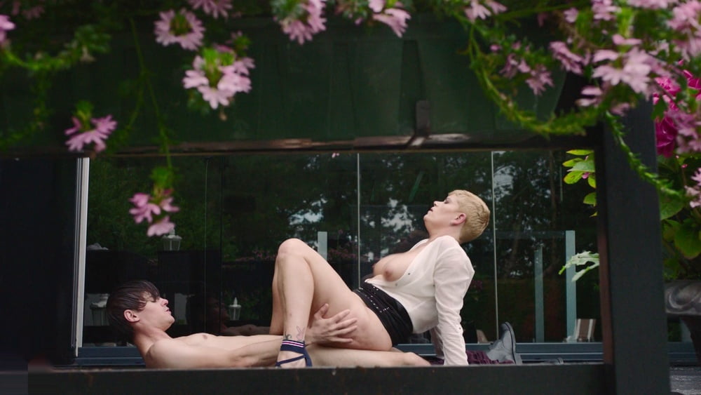 Nena madura caliente.
 #103105798