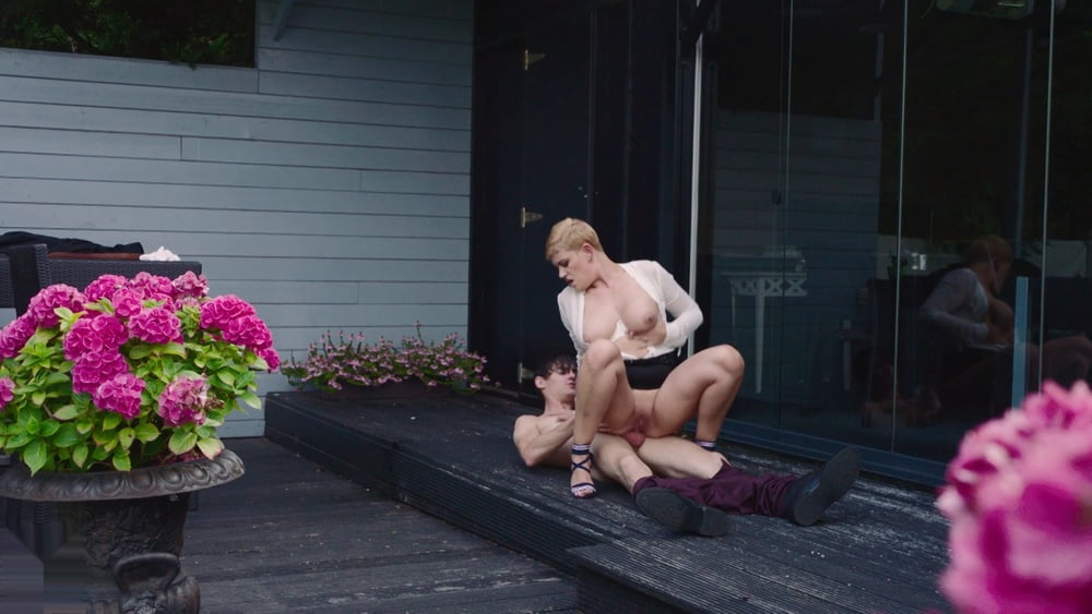 Nena madura caliente.
 #103105859