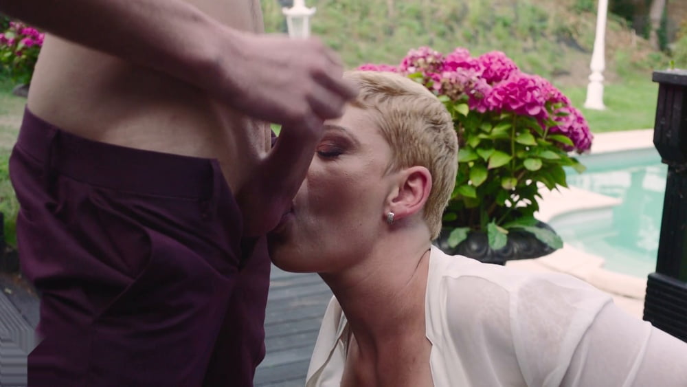 Nena madura caliente.
 #103105875