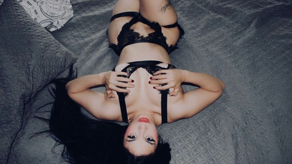 Dixie Martinez nackt #109656136