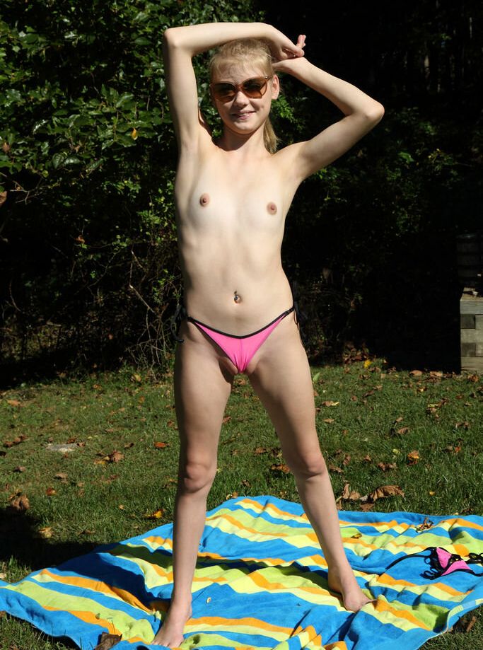 Hannah Hays nude #108592680