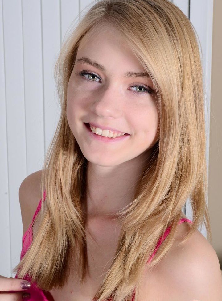Hannah Hays nude #108592746