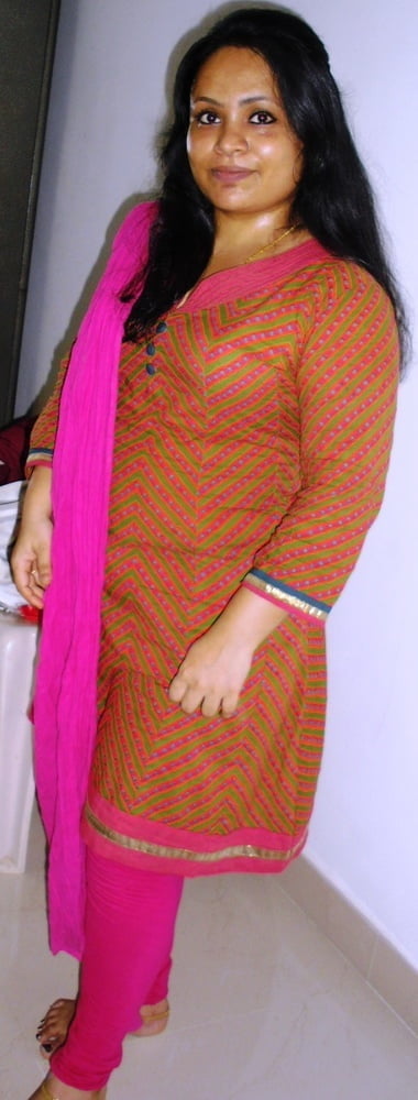 Bengalí corto y primo cubby
 #92678288