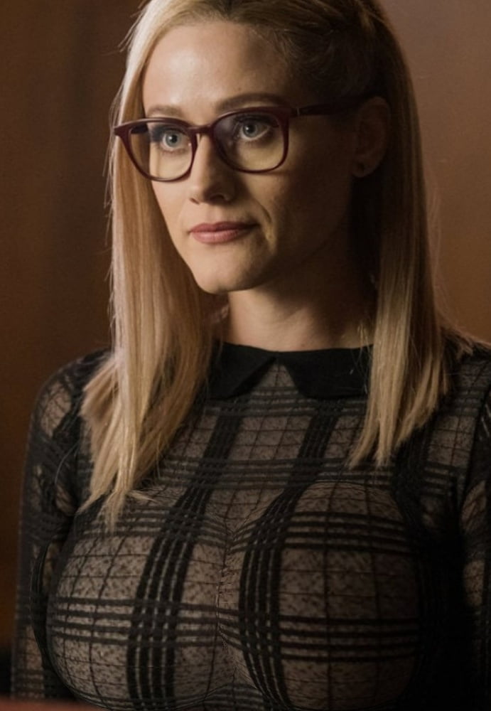 Olivia dudley a.k.a alice de the magicians
 #96937739