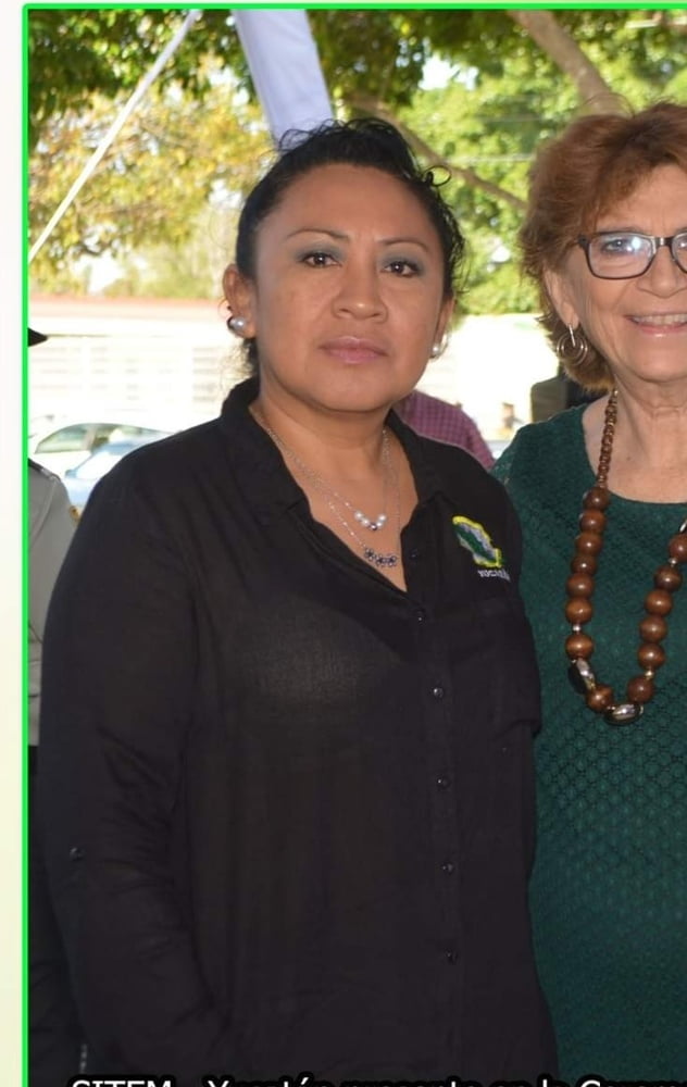 Maestra Madurar y jugosa - Mexican teacher #105908451