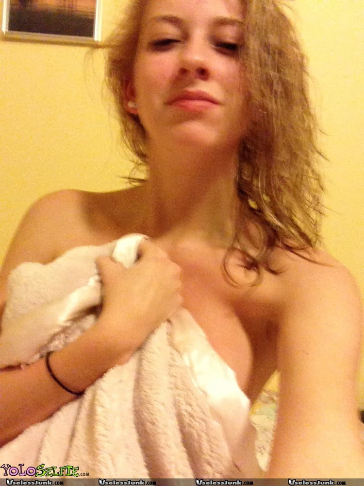 露出した妻たち 10
 #93890040