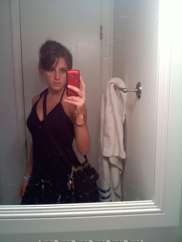 露出した妻たち 10
 #93890275