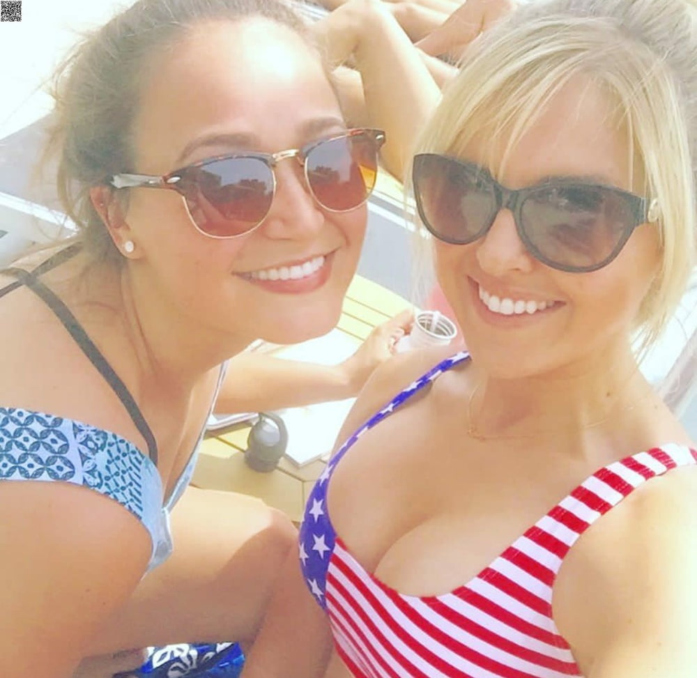 露出した妻たち 10
 #93890324