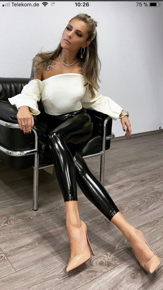 Die kleine notgeile Thomalla Schlampe #93413833