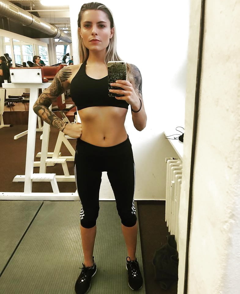 Die kleine notgeile Thomalla Schlampe #93413853