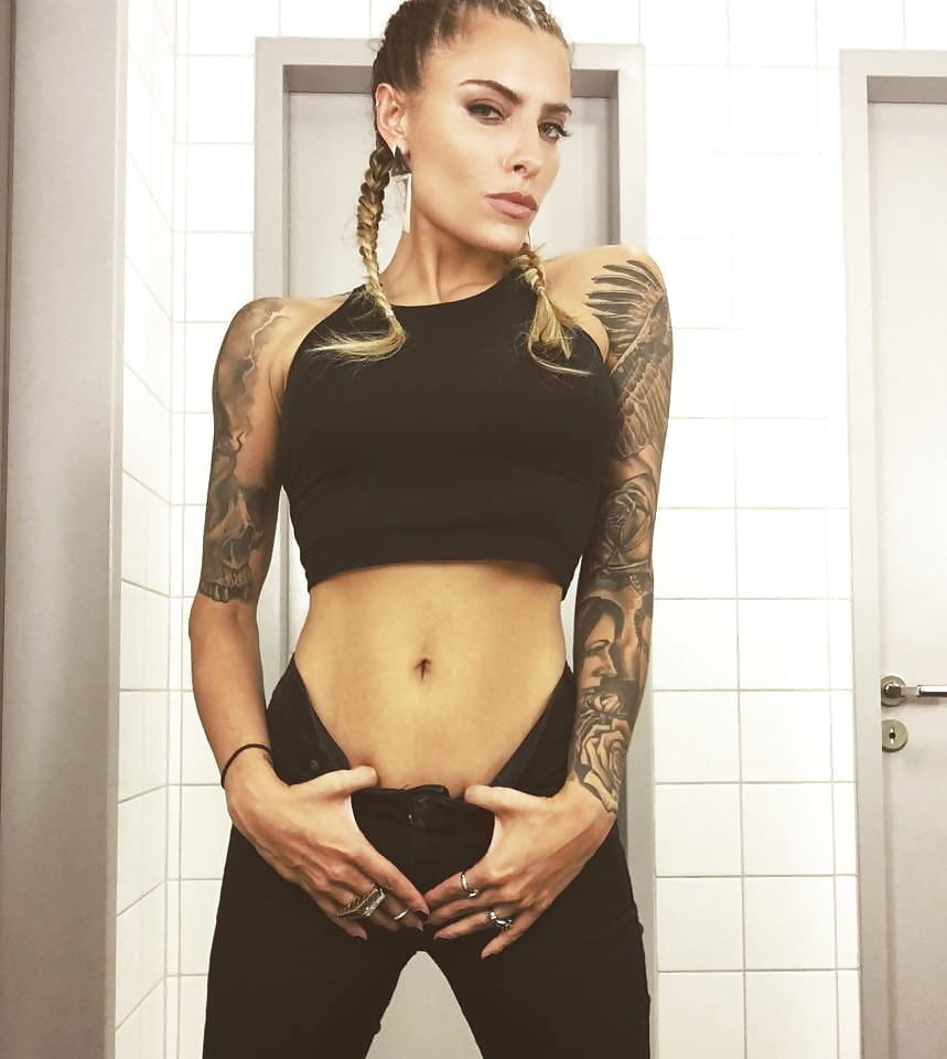 Die kleine notgeile Thomalla Schlampe #93413883