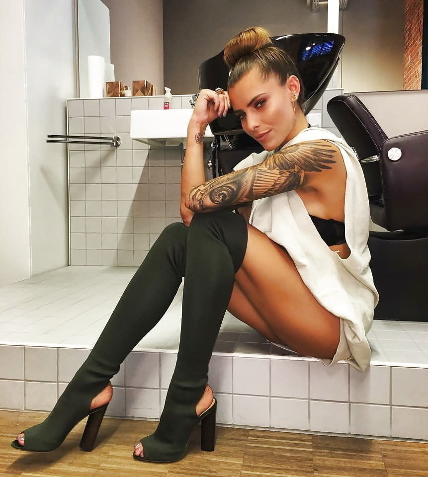 Die kleine notgeile Thomalla Schlampe #93413894