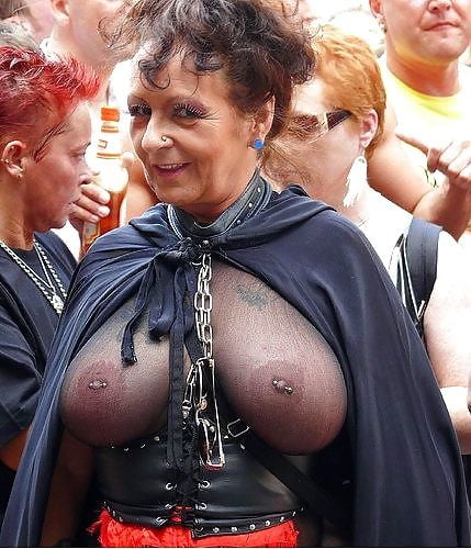 Mujeres mayores
 #102633969